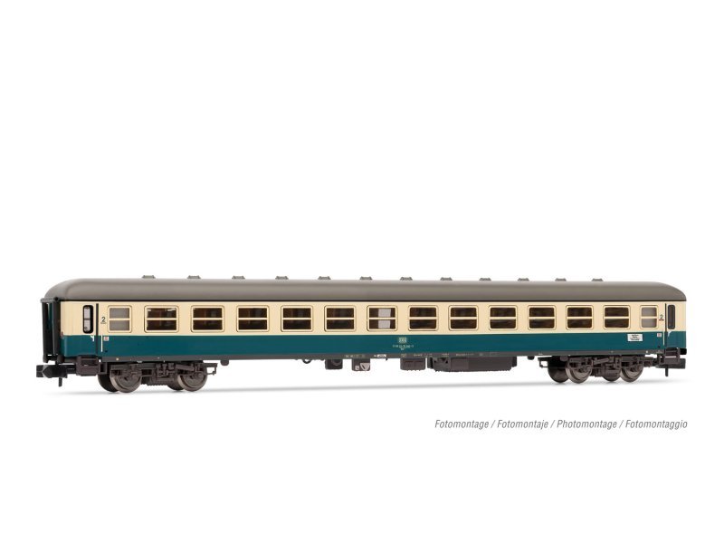 Arnold Reisezugwagen DB blau beige schwarzer Rahmen MD 36 Drehgestelle HN4363